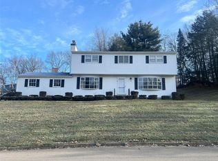 17 Woodside Rd W, Apalachin, NY 13732