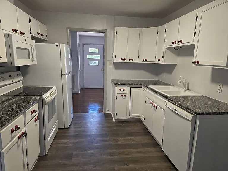 7 Furman Dr — Photo 7