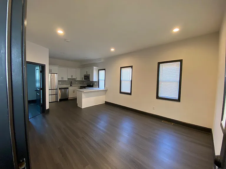 21-23 E Transit St #1-23 — Photo 1