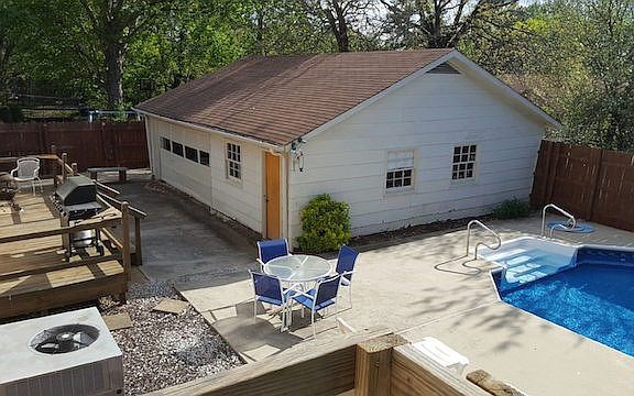 3rd image of 10004 Lily Flagg Cir SE