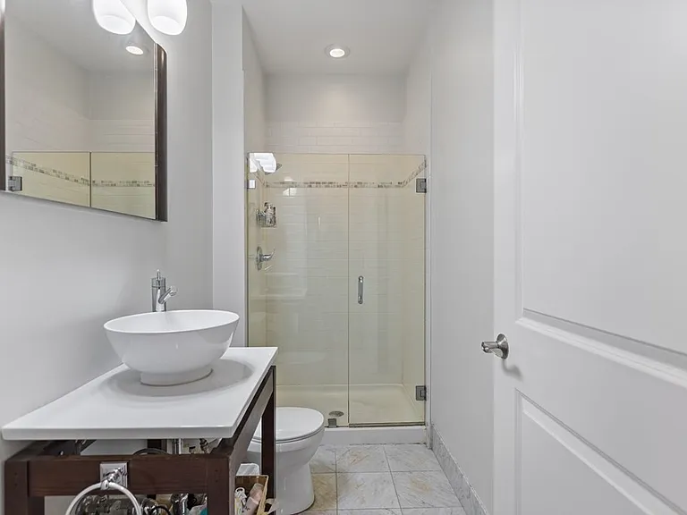 152 Old Colony Ave #15 — Photo 16