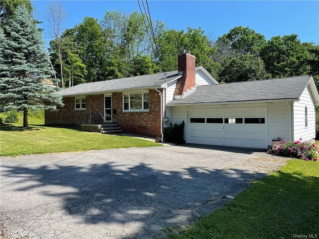 5 Lovett Rd Goshen Ny 10924 Zillow [ 767 x 1023 Pixel ]