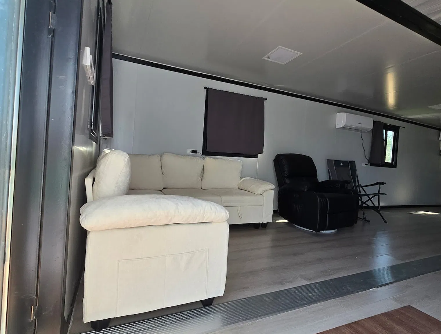 3 bed, 1.0 bath, $2,974 — Photo 4