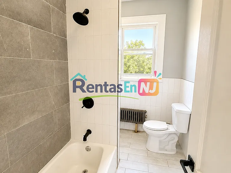 549 S 20th St #3A — Photo 4