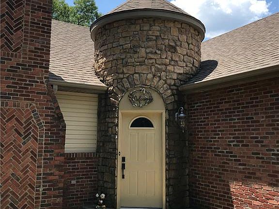 3rd image of 681 Kadie Dr