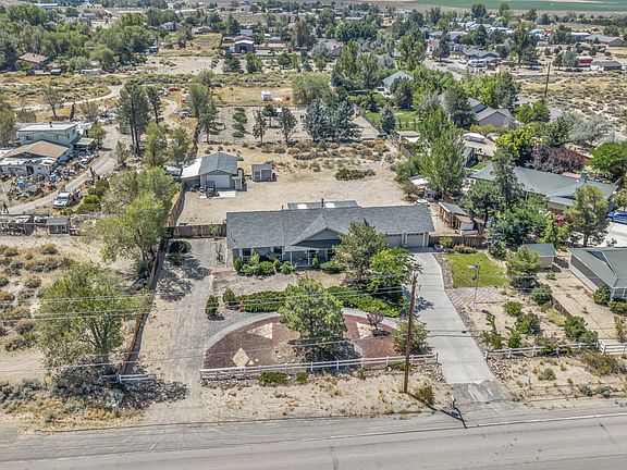 4th image of 1641 Johnson Ln