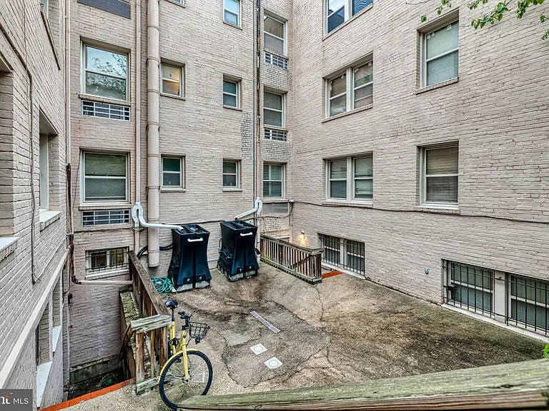 1363 K St SE #202 — Photo 25