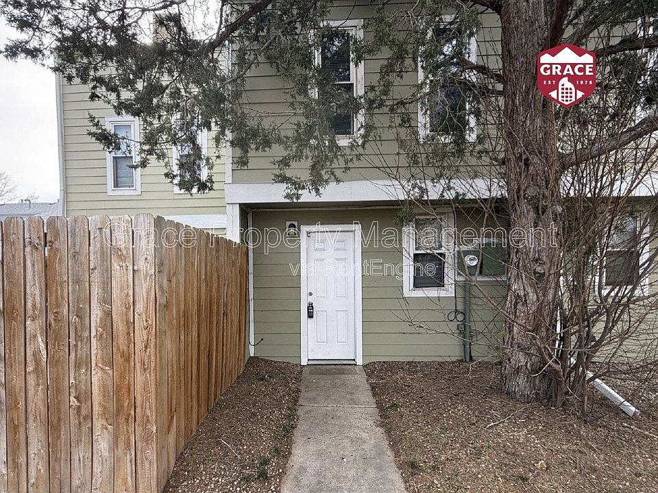 1st image of 1125 Sir Galahad Dr APT C