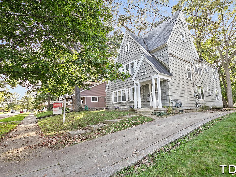 1st image of 1911-1913 Cornelius Ave SE