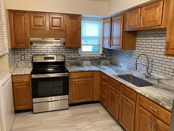 5th image of 1317 W Tanners Creek Dr