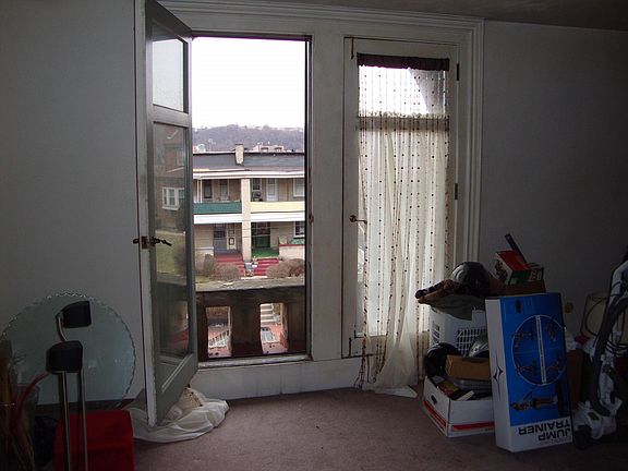 Small balcony, good for ventilation