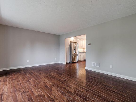 5th image of 5271 Hyde Park Dr