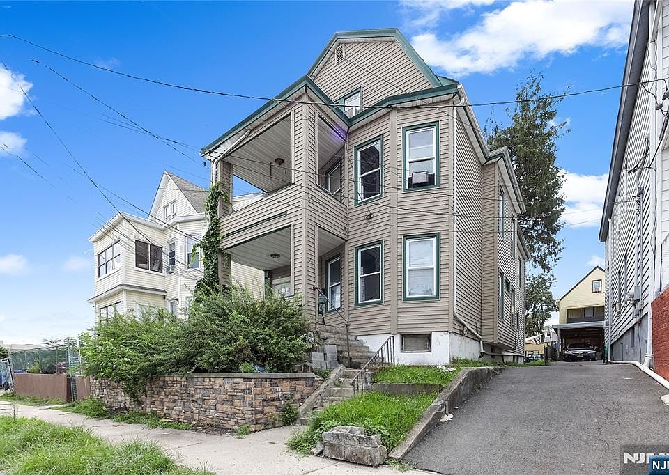 1st image of 226 Lawrence St