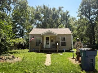2416 W Monroe Street, Springfield, MO 65802