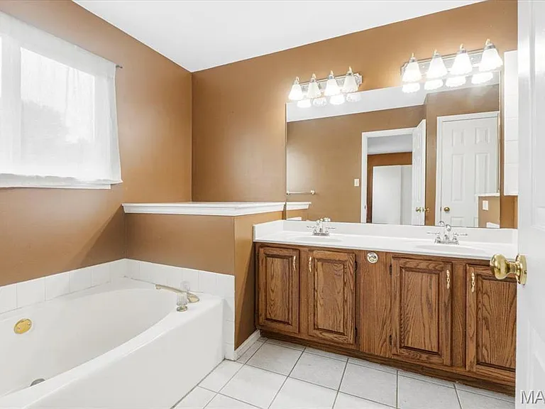 208 Kylewood Ct — Photo 34