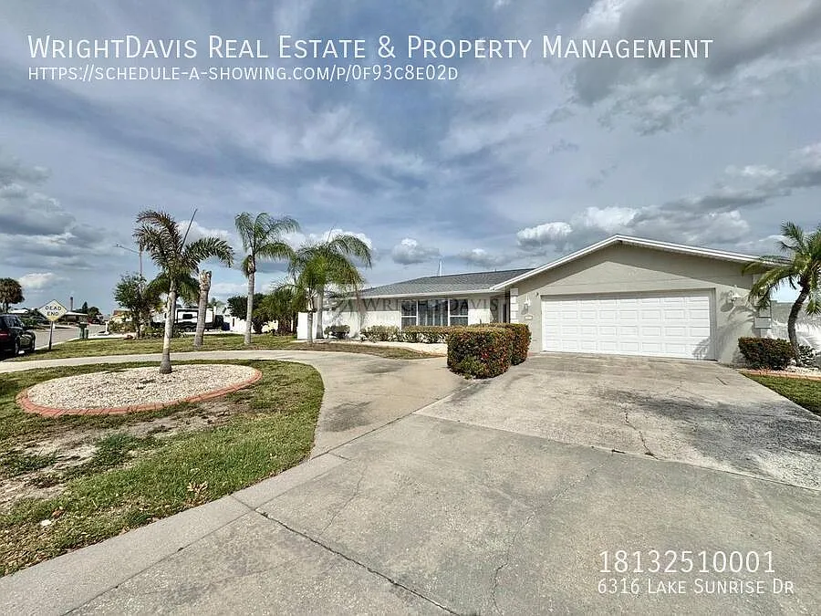 Waterfront 4/2 Apollo Beach home with Pool — Photo 2
