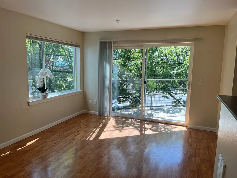 500 Elliott Ave W #208 — Photo 2