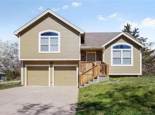 912 Ley St, Excelsior Springs, MO 64024