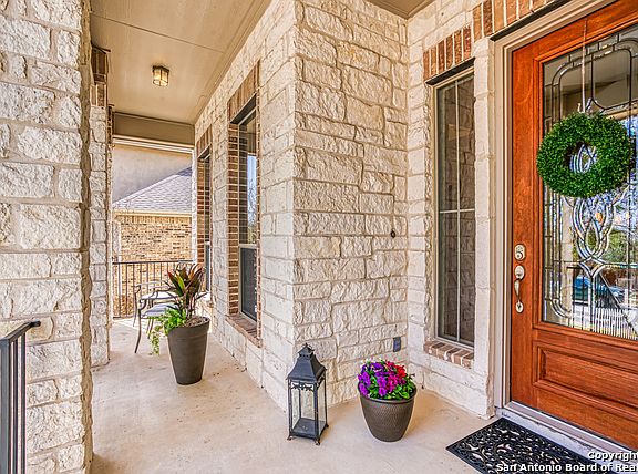 4th image of 5823 Cedar Hill Way