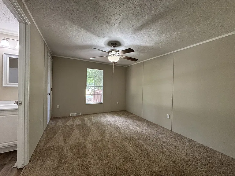 3371 Greensboro Rd — Photo 15