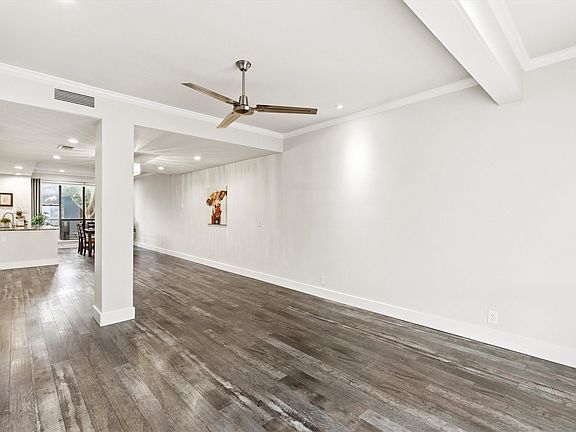 5th image of 543 Josephine St
