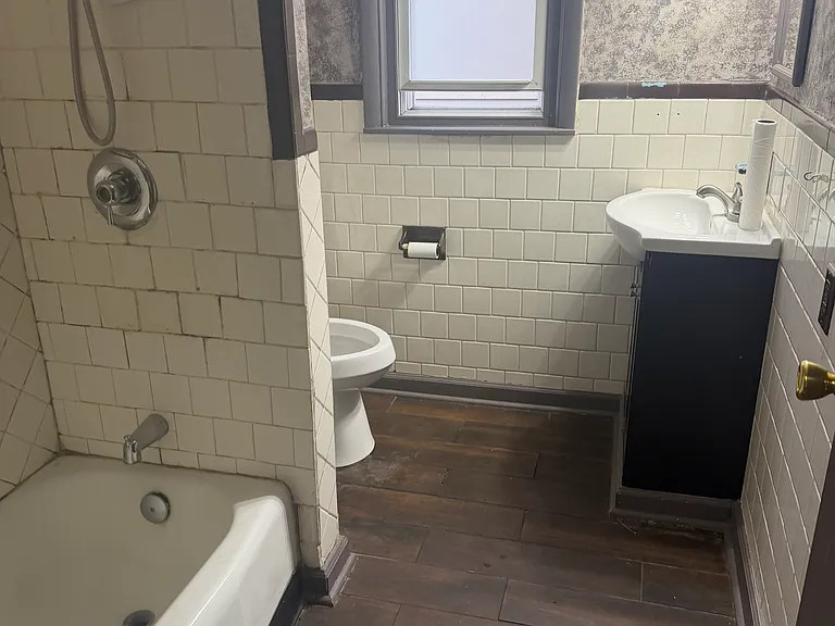 1145 Eastern Ave #1 — Photo 7