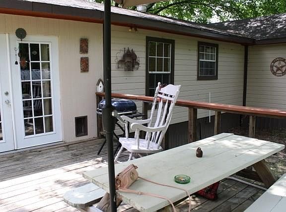 3rd image of 1118 Pleasant Dr