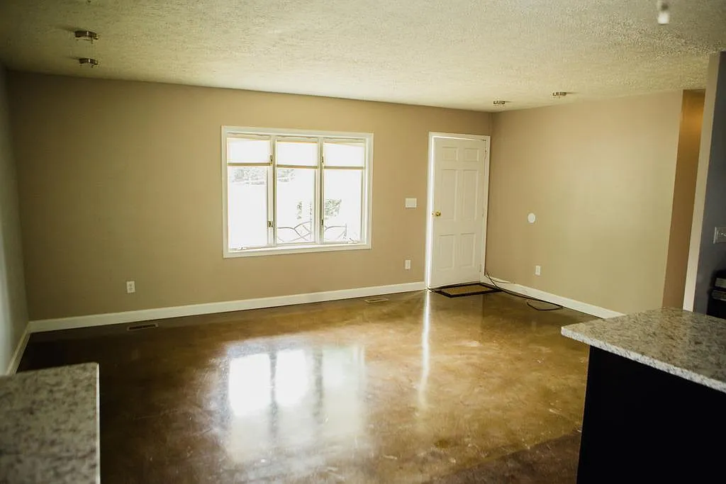 Building Photo - 3321 N Kinser Pike