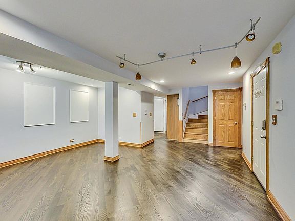 3rd image of 5060 N Winthrop Ave APT 1
