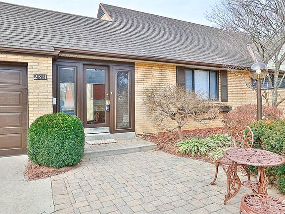 3rd image of 2371 Deblin Dr