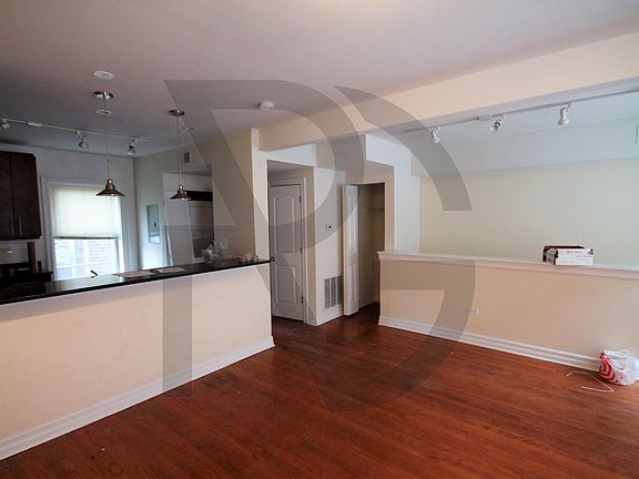 3rd image of 3808 N Sheffield Ave #U3e