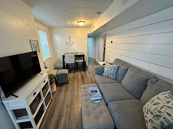 2nd image of 806 Delancey Pl Floor 1