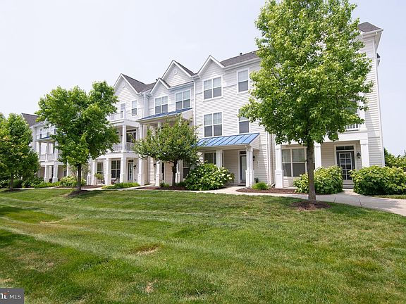 2nd image of 411 Waterfield Ct