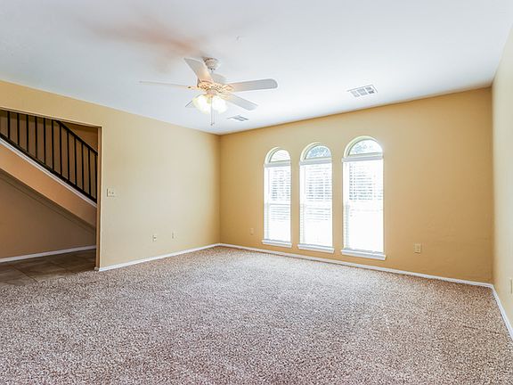 5th image of 813 S Patterson Dr