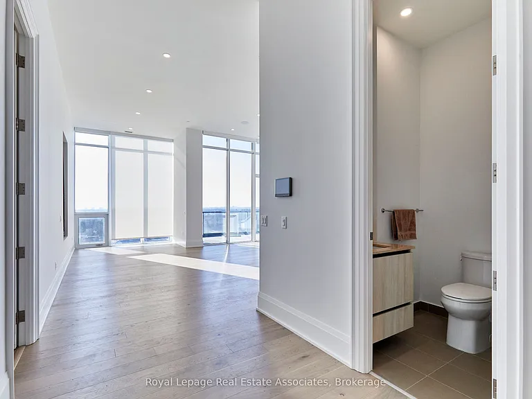 21 Park St E #1803 — Photo 4