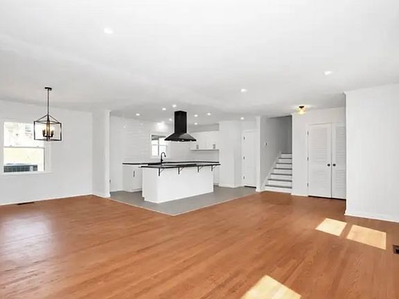 2nd image of 2710 Fordham Dr