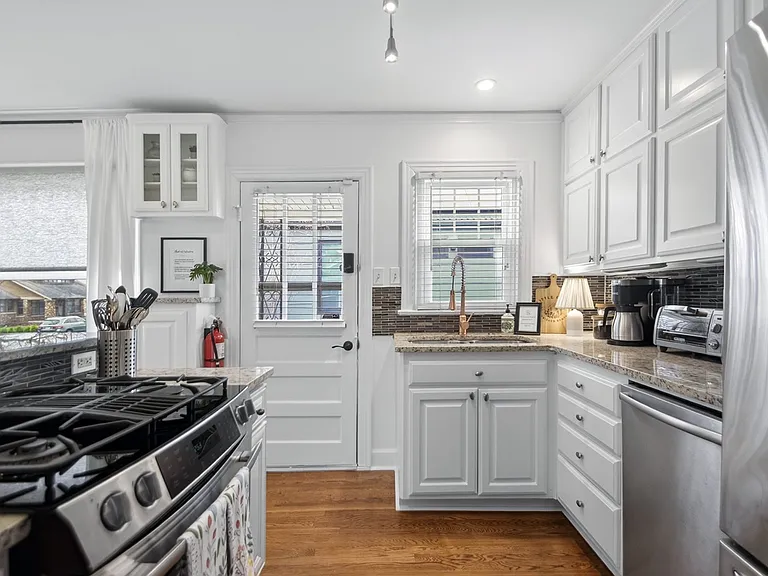 1711 N Grant St — Photo 10
