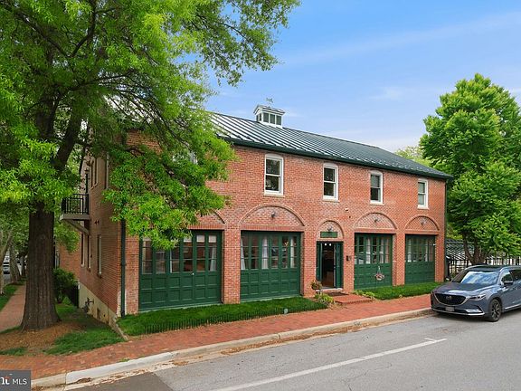 5th image of 321 Firehouse Ln