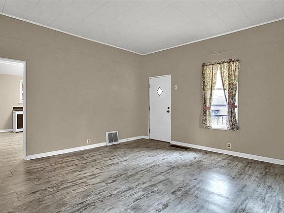 2nd image of 239 Summit Ave