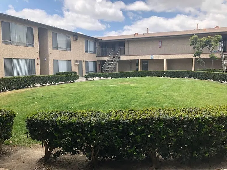 Rosemead Place — Photo 8