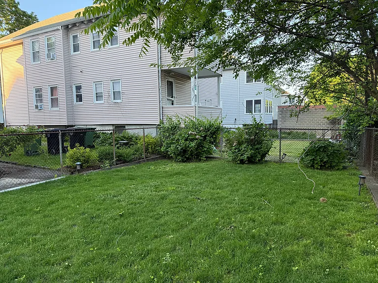 98 Putnam St #1 — Photo 20