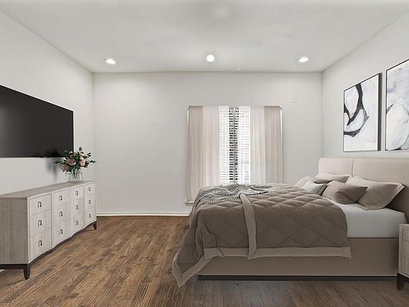 3rd image of 4413 Bellaire Dr S #209S