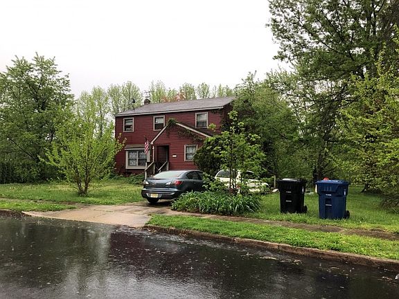 2nd image of 111 Karen Ct