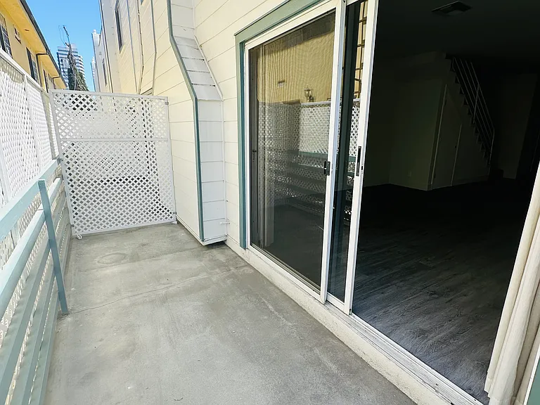 11738 Mayfield Ave #101 — Photo 9