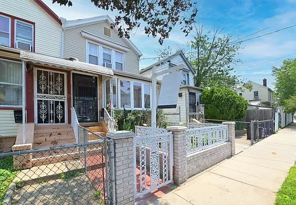 3rd image of 101-57 126th St
