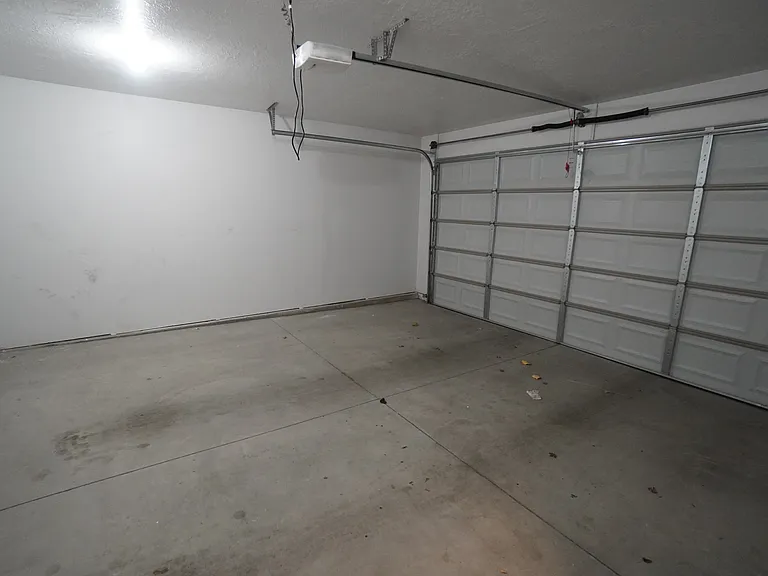 1085 W 2875 N — Photo 25