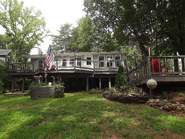 1st image of 218 Mooresville Park Cir