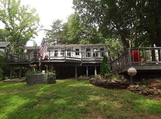 218 Mooresville Park Cir, Clarksville, VA 23927