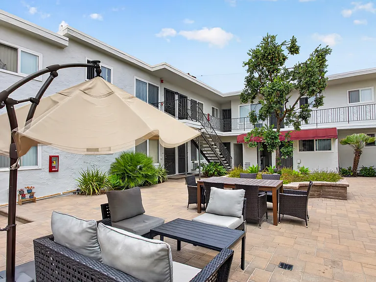 Casa Grande Apartments — Photo 6