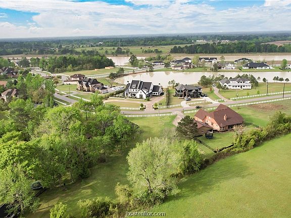 4th image of 32503 Tall Oaks Way